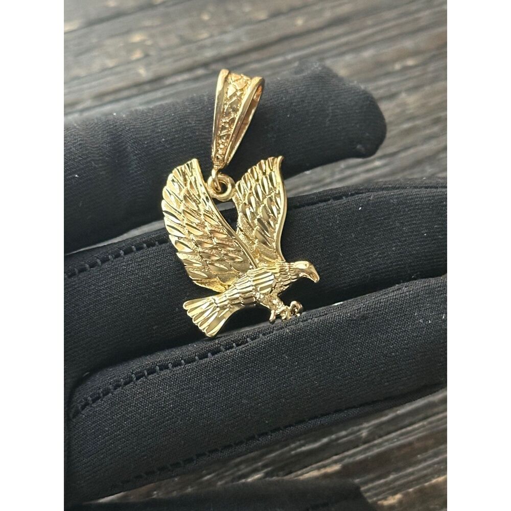 Stunning Quality Laminated Gold Flying Eagle Pendant